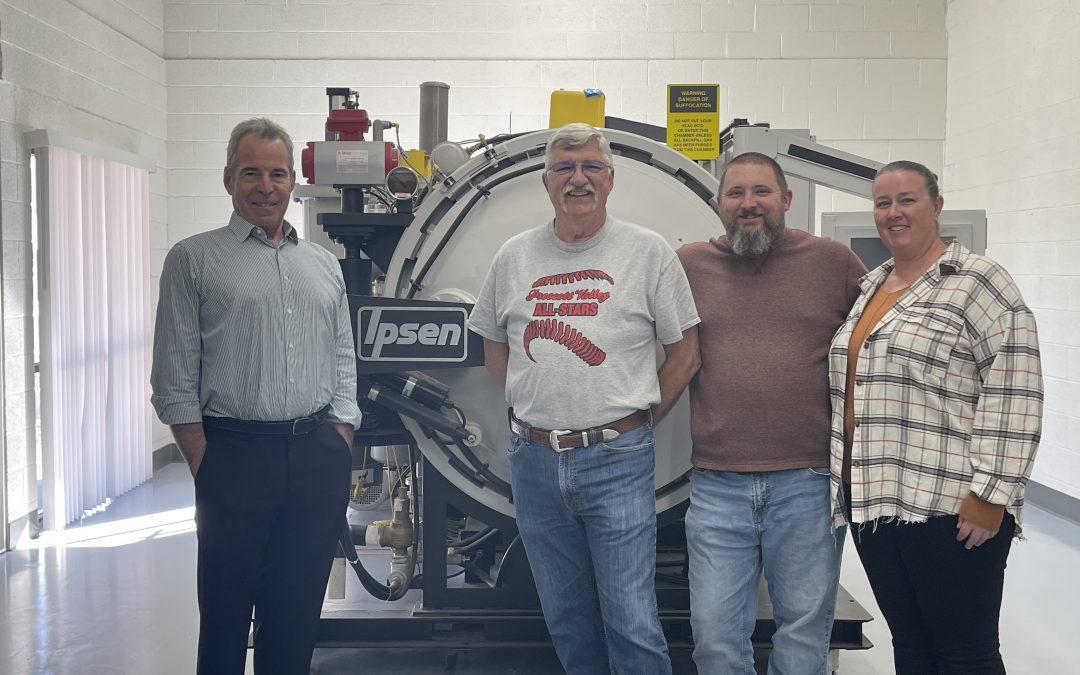 “The Monty Heat Treat News” Visits “Thermal Vac, Arizona”
