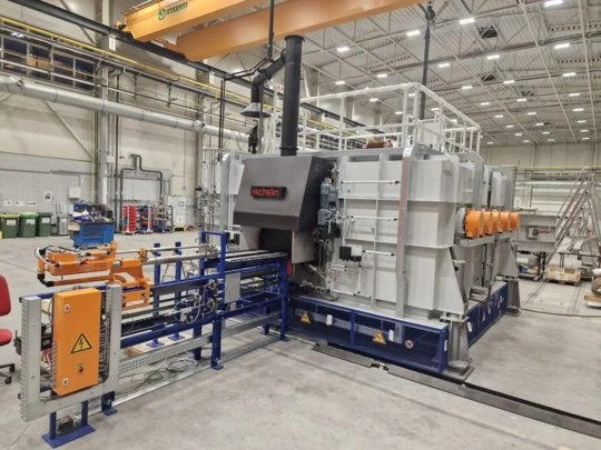 Truck Manufacturer Installs Rotary Hearth Furnace